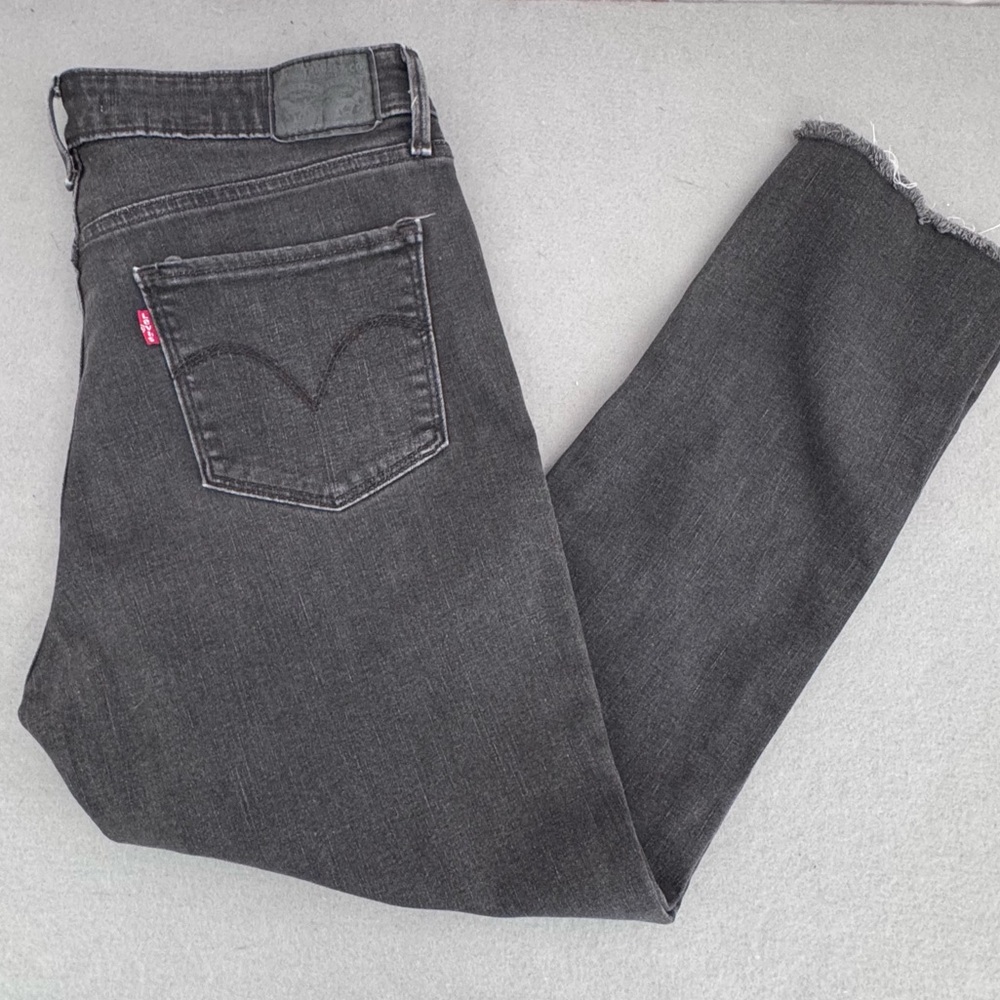Levi's Women's Ankle Cropped Jeans — Charcoal Black